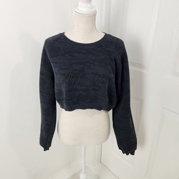Alphalete Sweatshirt Womens M Gray Camo Cropped Fleece Logo Gym Lifting Crop - Picture 16 of 16